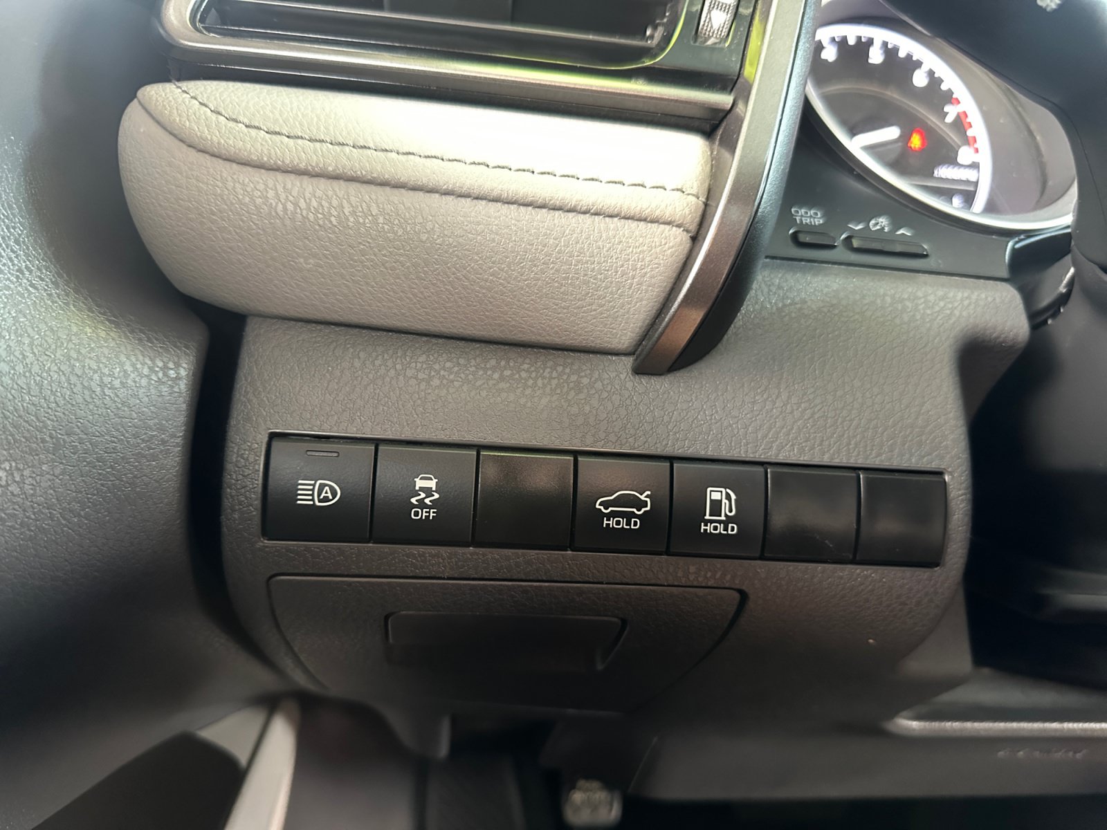 Used 2022 Toyota Camry LE FWD image 17