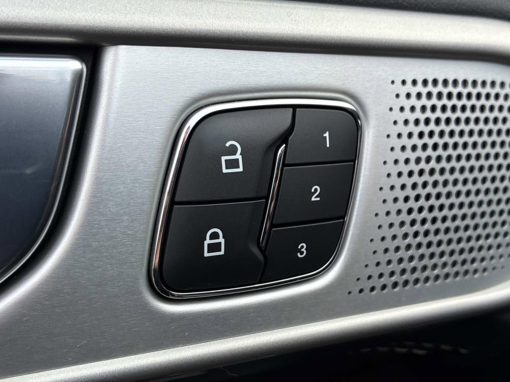 Used 2022 Ford Explorer ST w/ Equipment Group 401A image 23