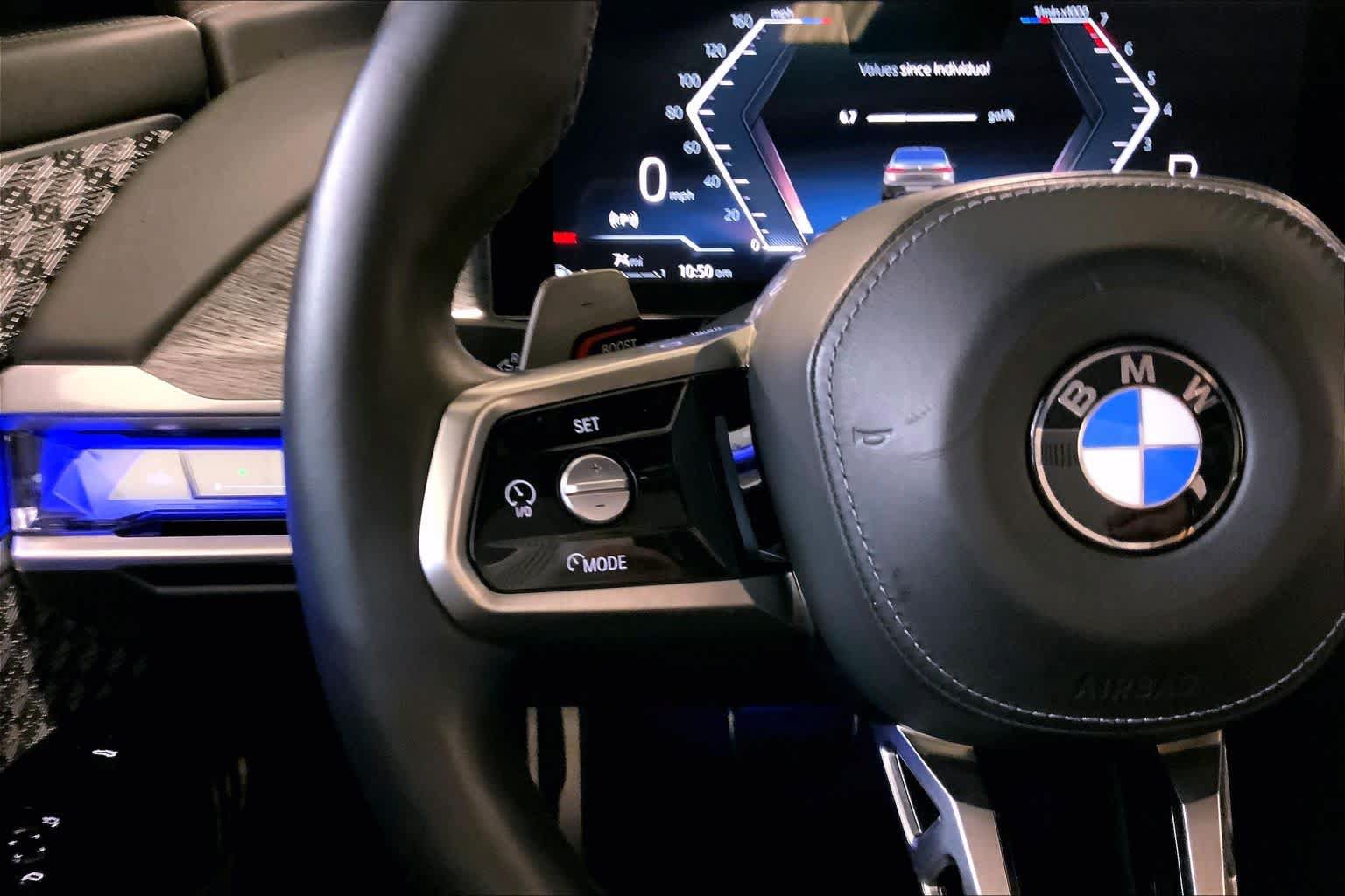 Used 2023 BMW 760i xDrive AWD/4WD image 24