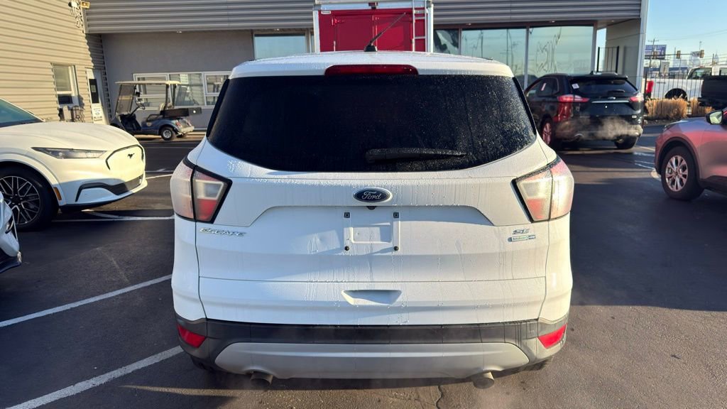 Used 2017 Ford Escape SE image 4