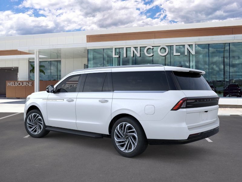 New 2026 Lincoln Navigator L Premier AWD/4WD image 4