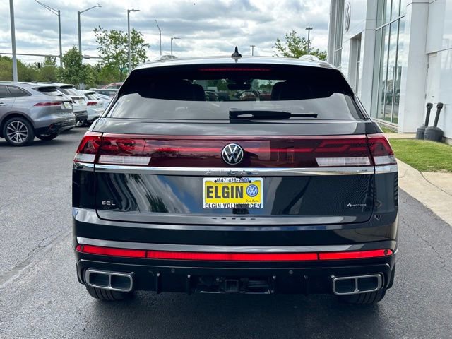 Used 2024 Volkswagen Atlas Cross Sport SEL R-Line AWD/4WD image 5
