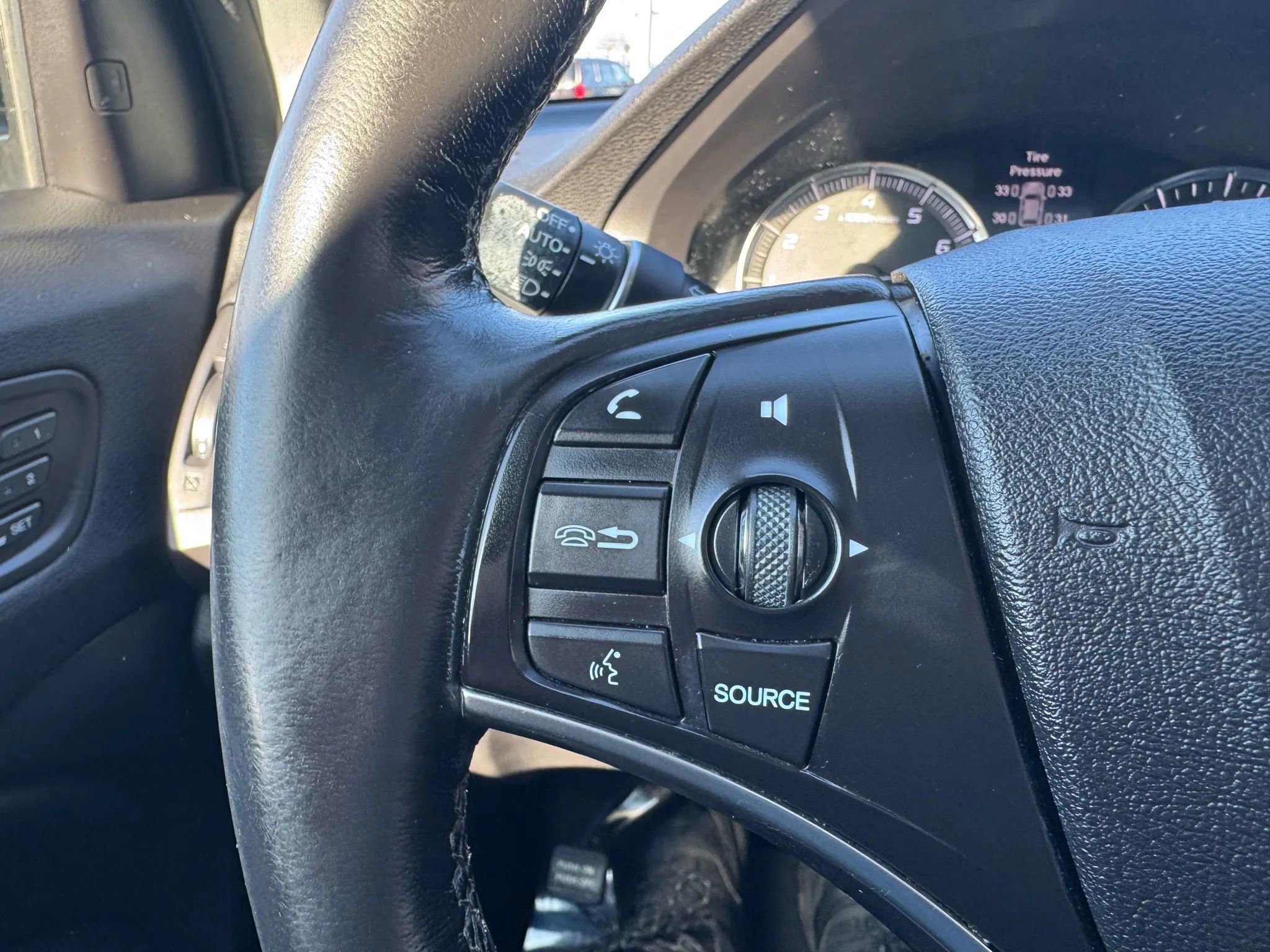 Used 2014 Acura MDX SH-AWD Sport Utility 4D image 33