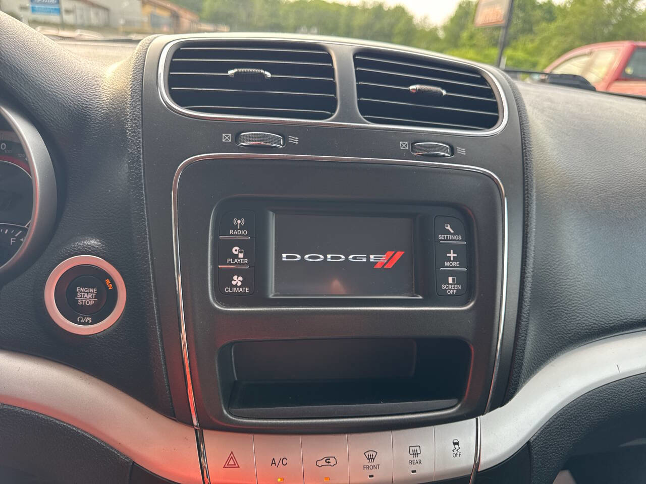 Used 2017 Dodge Journey SXT w/ Comfort/Convenience Group image 30