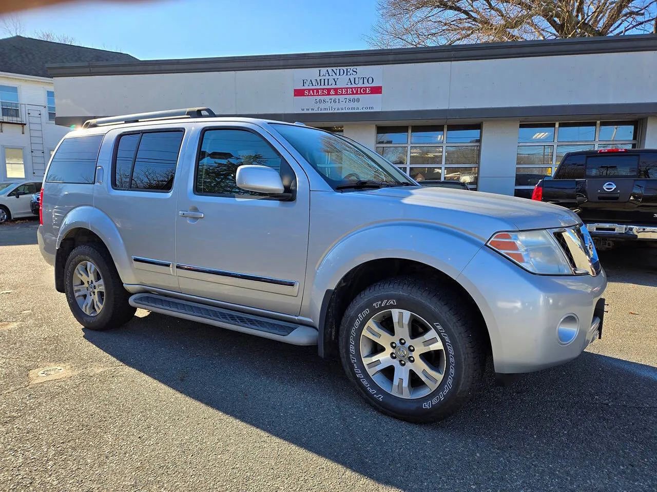 Used 2011 Nissan Pathfinder Silver image 19