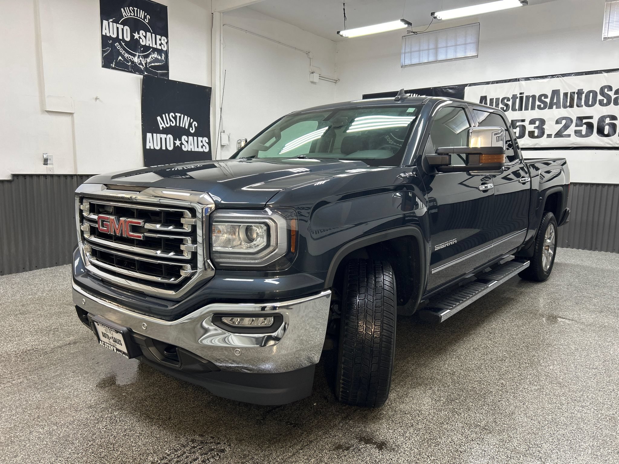 Used 2017 GMC Sierra 1500 SLT w/ SLT Premium Package AWD/4WD image 3