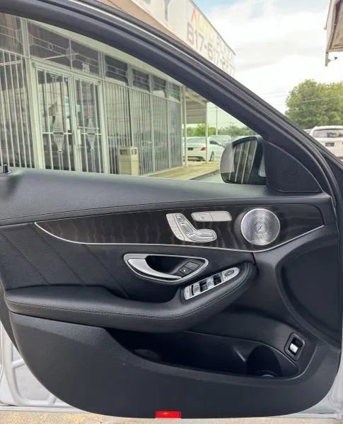 Used 2015 Mercedes-Benz C 300 4MATIC Sedan image 20