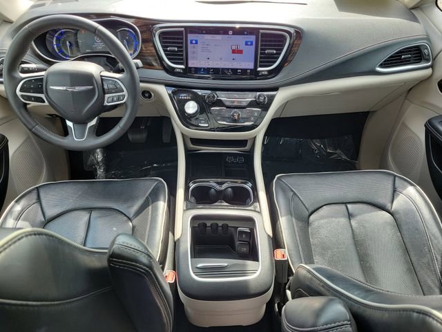 Used 2023 Chrysler Pacifica Limited image 11