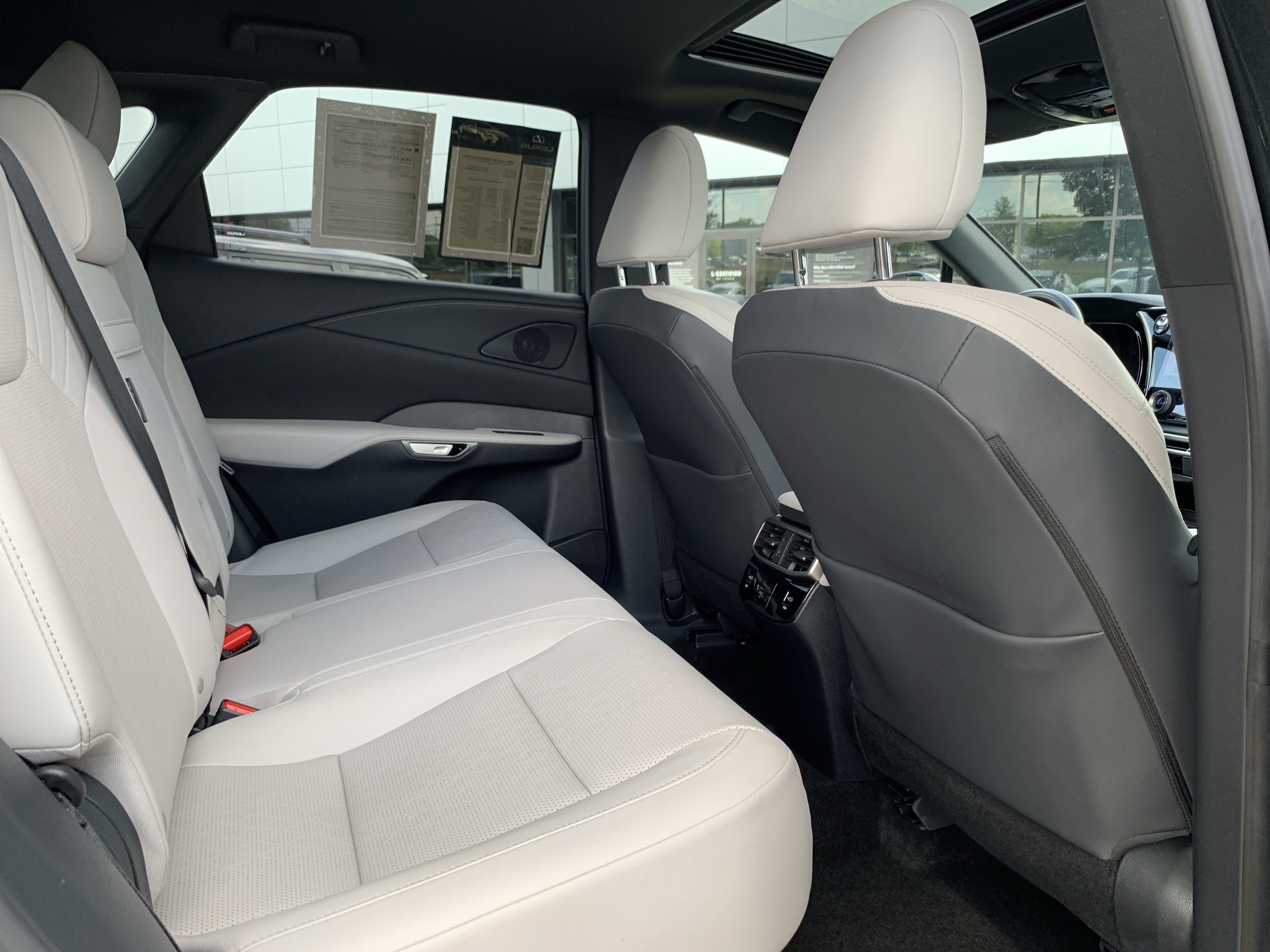 Used 2025 Lexus RX 350 Premium Plus w/ Accessory Package (Z1) FWD image 33