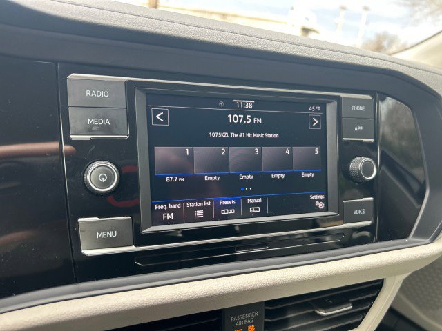 Used 2024 Volkswagen Jetta SE image 17