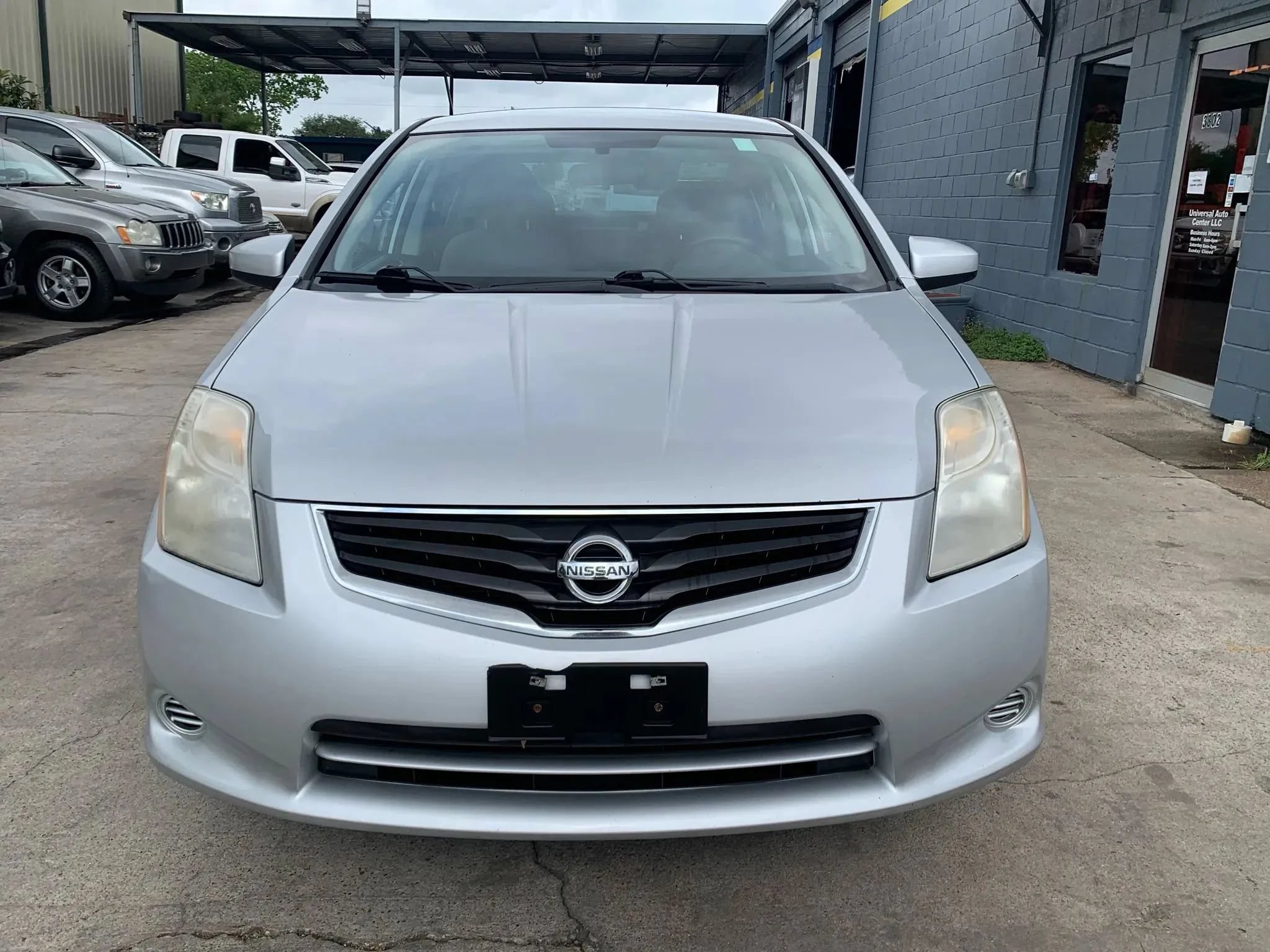 Used 2012 Nissan Sentra 2.0 S FWD image 2