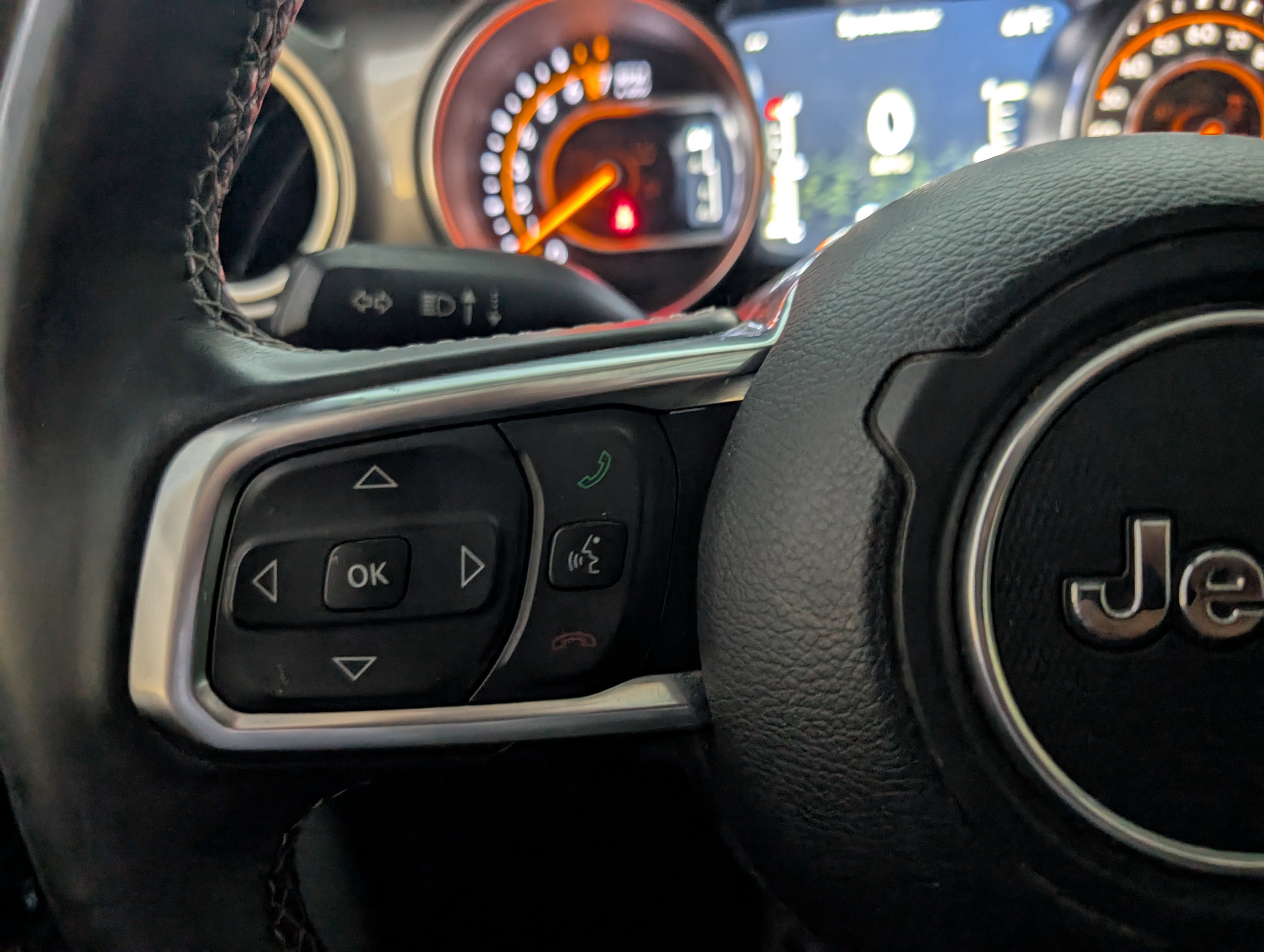 Used 2018 Jeep Wrangler Unlimited Sahara image 31