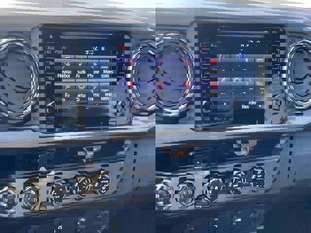 Used 2017 Toyota Tacoma TRD Sport w/ Tow Package (A/T) image 25