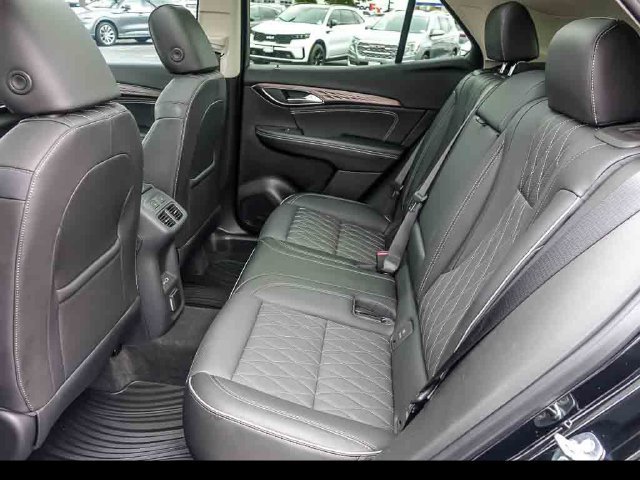 Certified 2023 Buick Envision Avenir AWD/4WD image 13