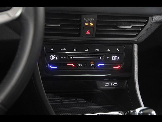 Certified 2025 Volkswagen Jetta SE FWD image 14