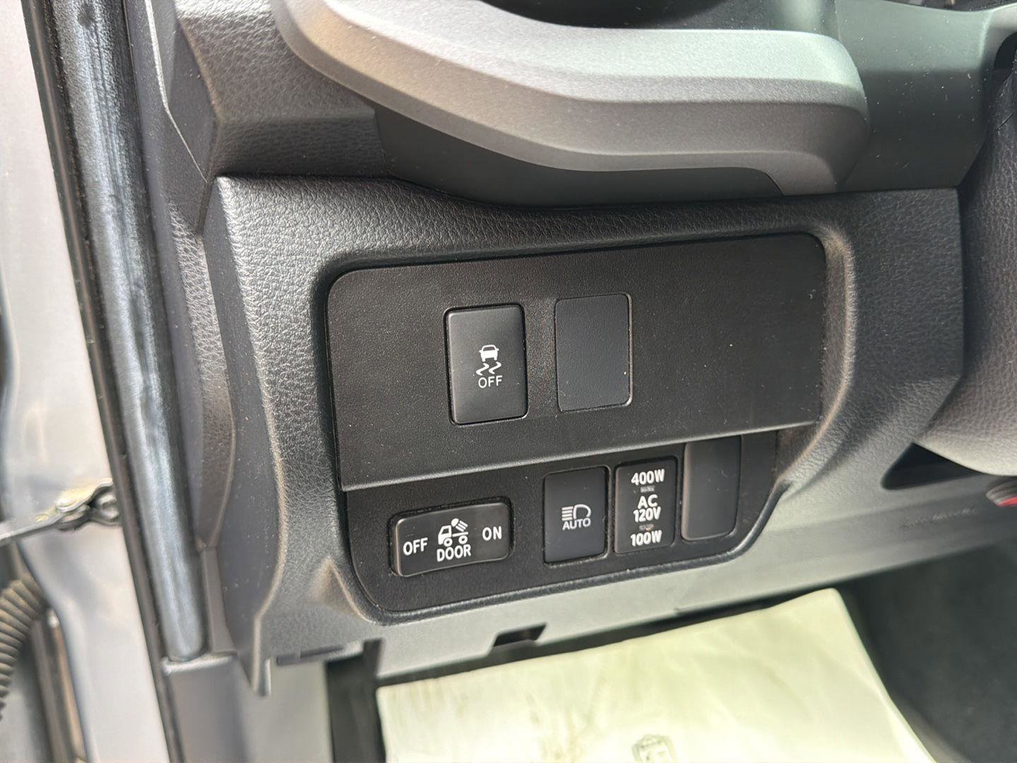 Used 2021 Toyota Tacoma TRD Off-Road w/ Technology Package AWD/4WD image 22