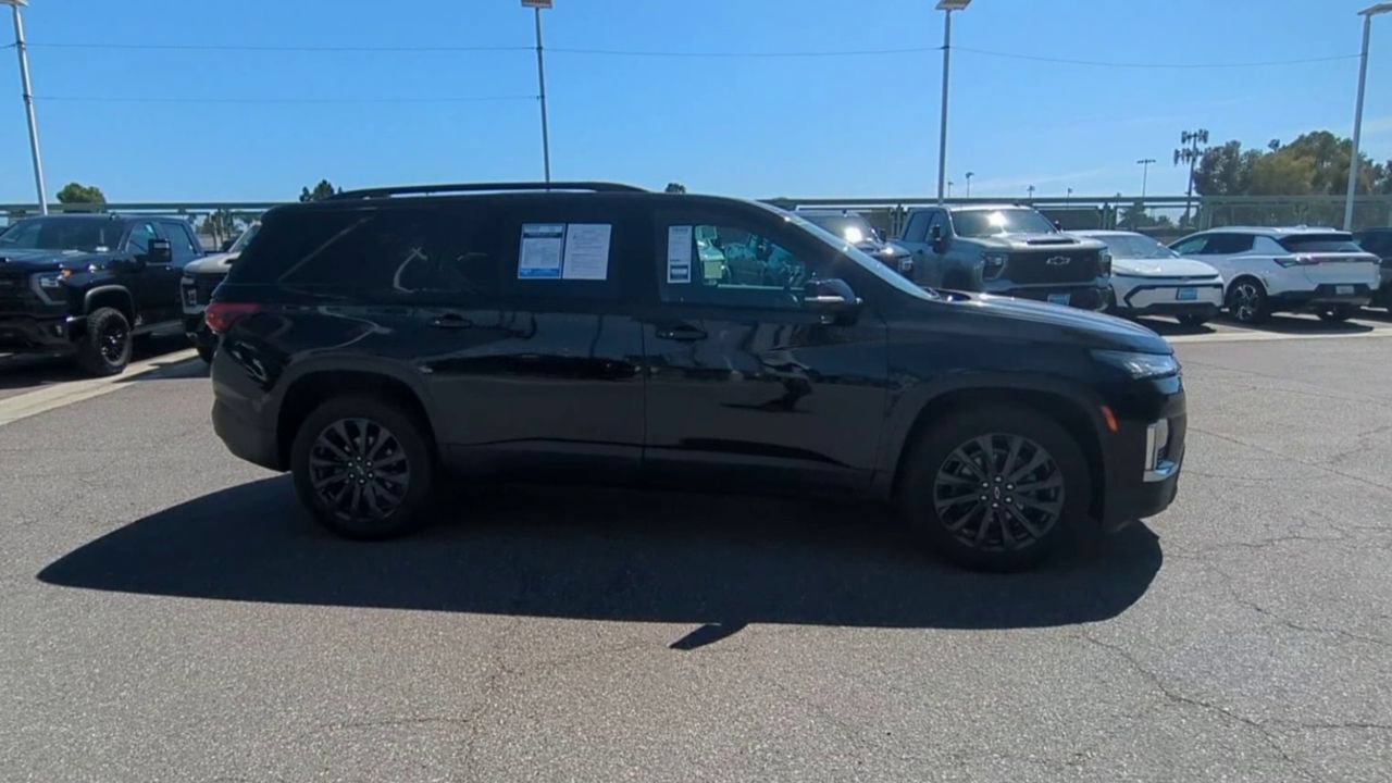 Used 2023 Chevrolet Traverse RS w/ LPO, Cargo Package FWD image 9