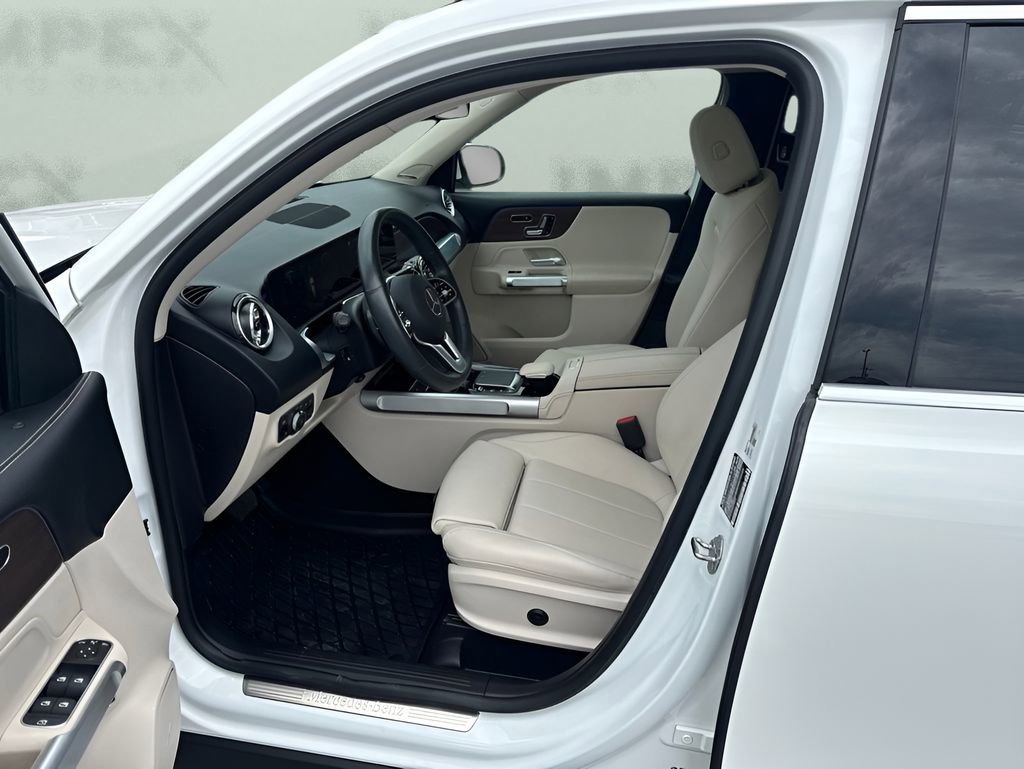 Used 2022 Mercedes-Benz GLB 250 4MATIC w/ Premium Package Lite image 9