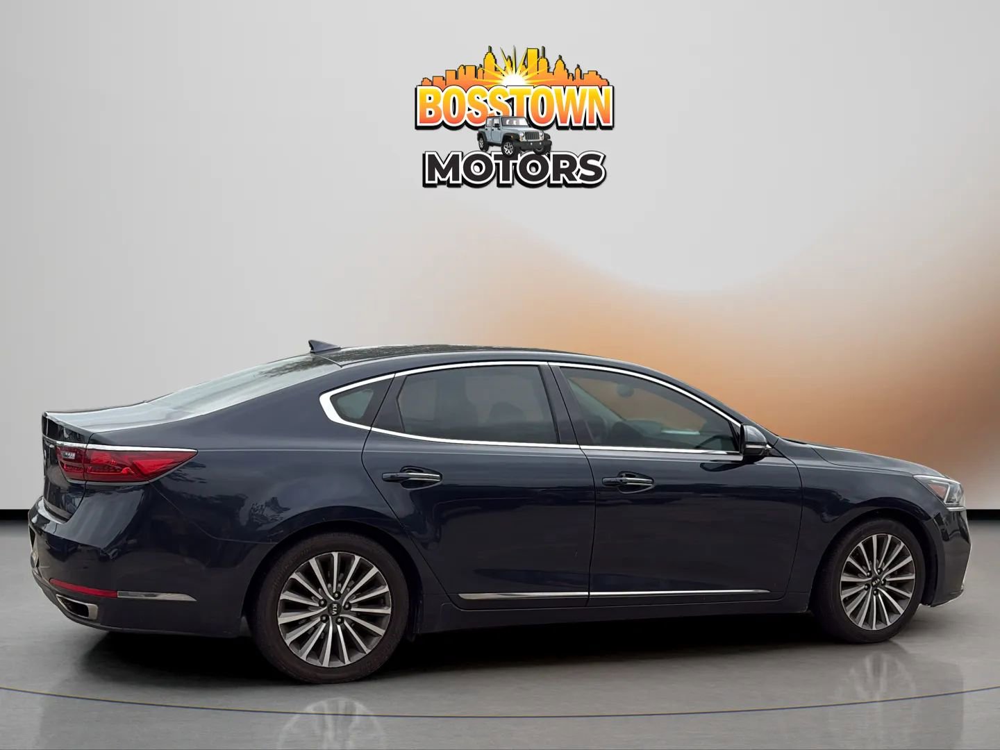 Used 2017 Kia Cadenza Premium FWD image 8