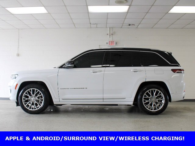 Certified 2022 Jeep Grand Cherokee Summit w/ Luxury Tech Group V image 3