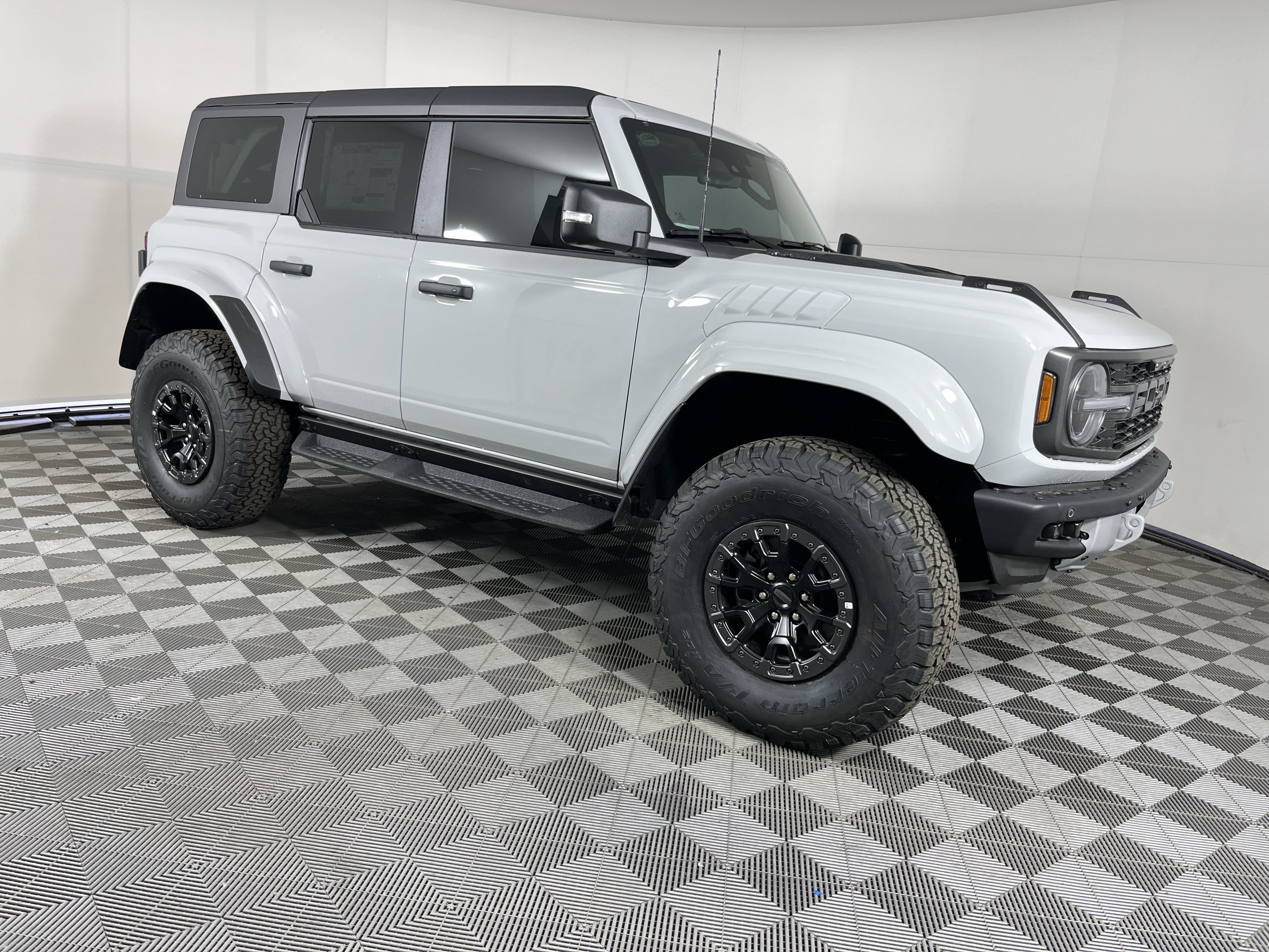 New 2026 Ford Bronco Raptor w/ Interior Carbon Fiber Pack AWD/4WD image 6