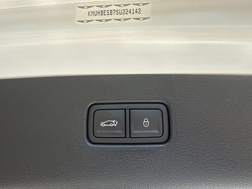 Certified 2025 Genesis GV80 2.5T Advanced AWD/4WD image 28