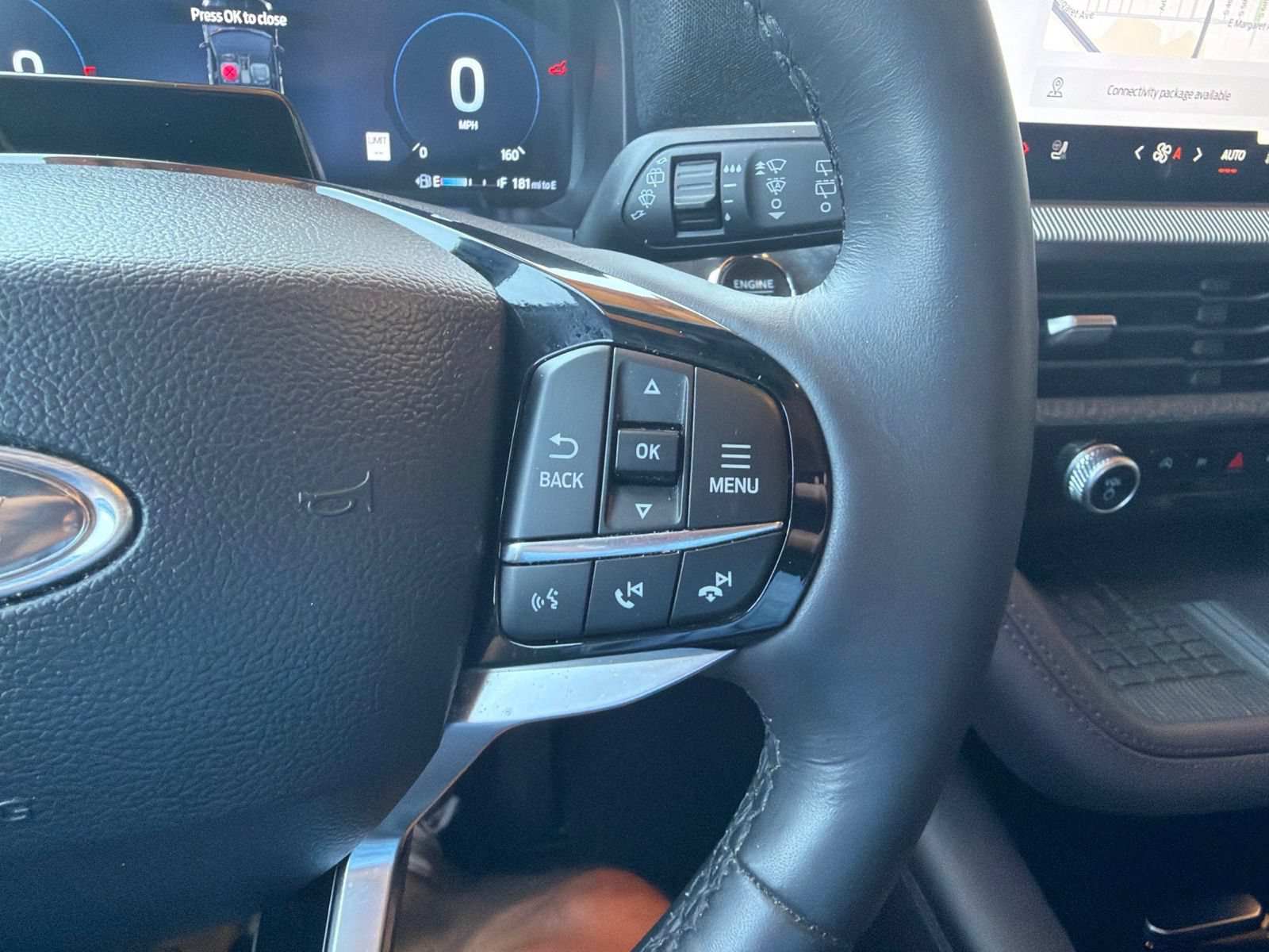 Used 2025 Ford Explorer Platinum AWD/4WD image 13