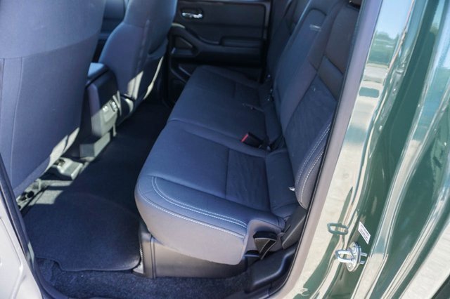 Used 2024 Nissan Frontier SV w/ SV Convenience Package image 17