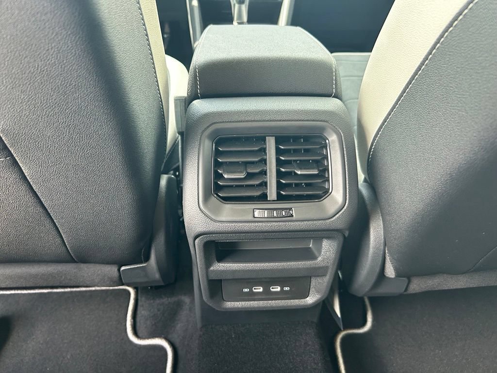 New 2026 Volkswagen Taos SE FWD image 40