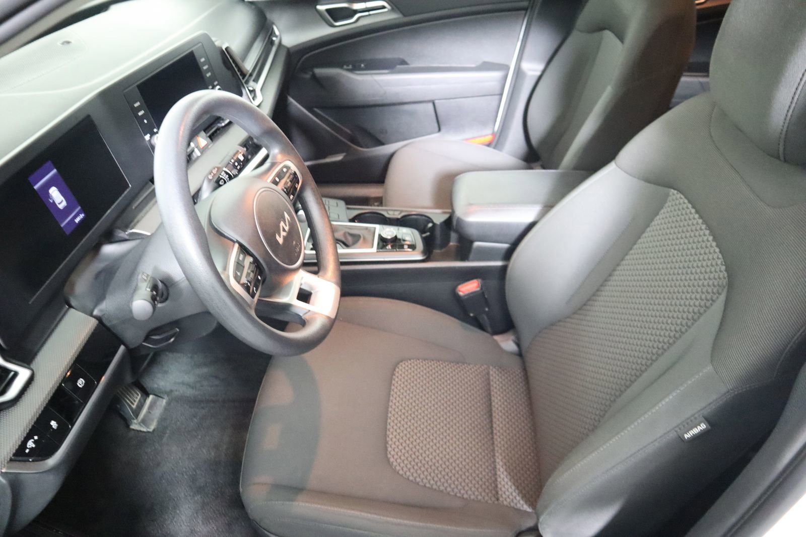 Used 2023 Kia Sportage LX image 30