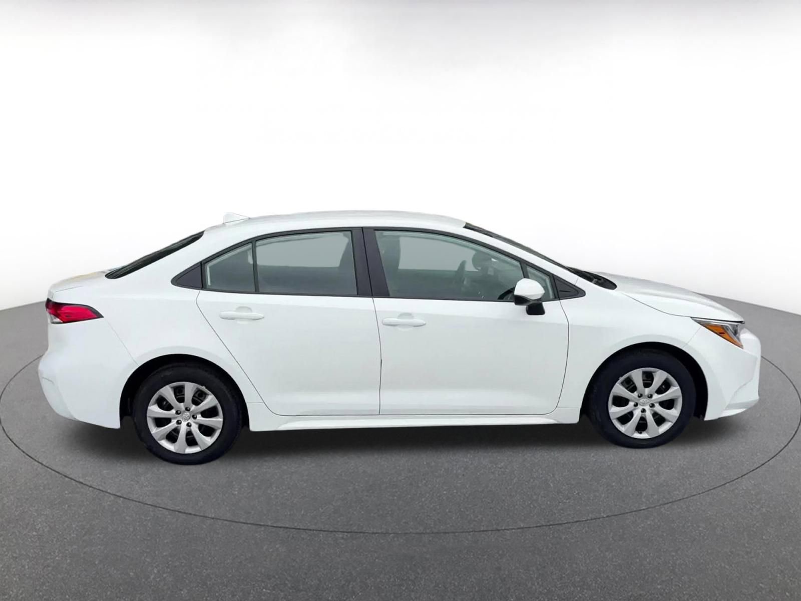 Used 2025 Toyota Corolla LE FWD image 16