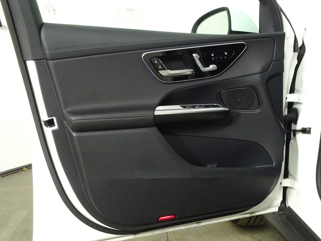 Used 2024 Mercedes-Benz GLC 300 image 16