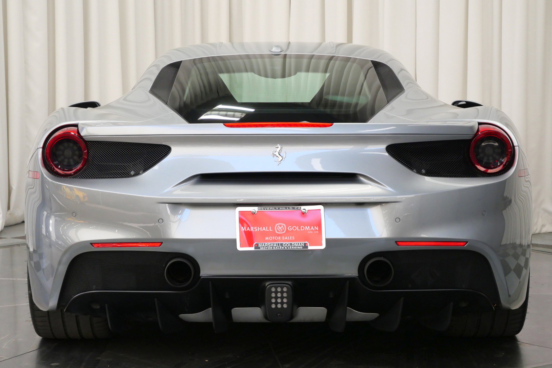 Used 2018 Ferrari 488 GTB image 8