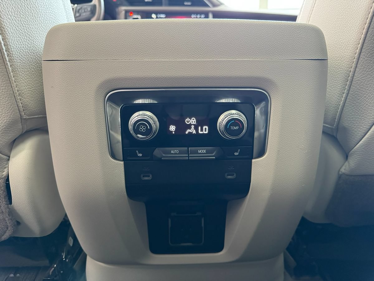 Used 2023 GMC Yukon Denali AWD/4WD image 43