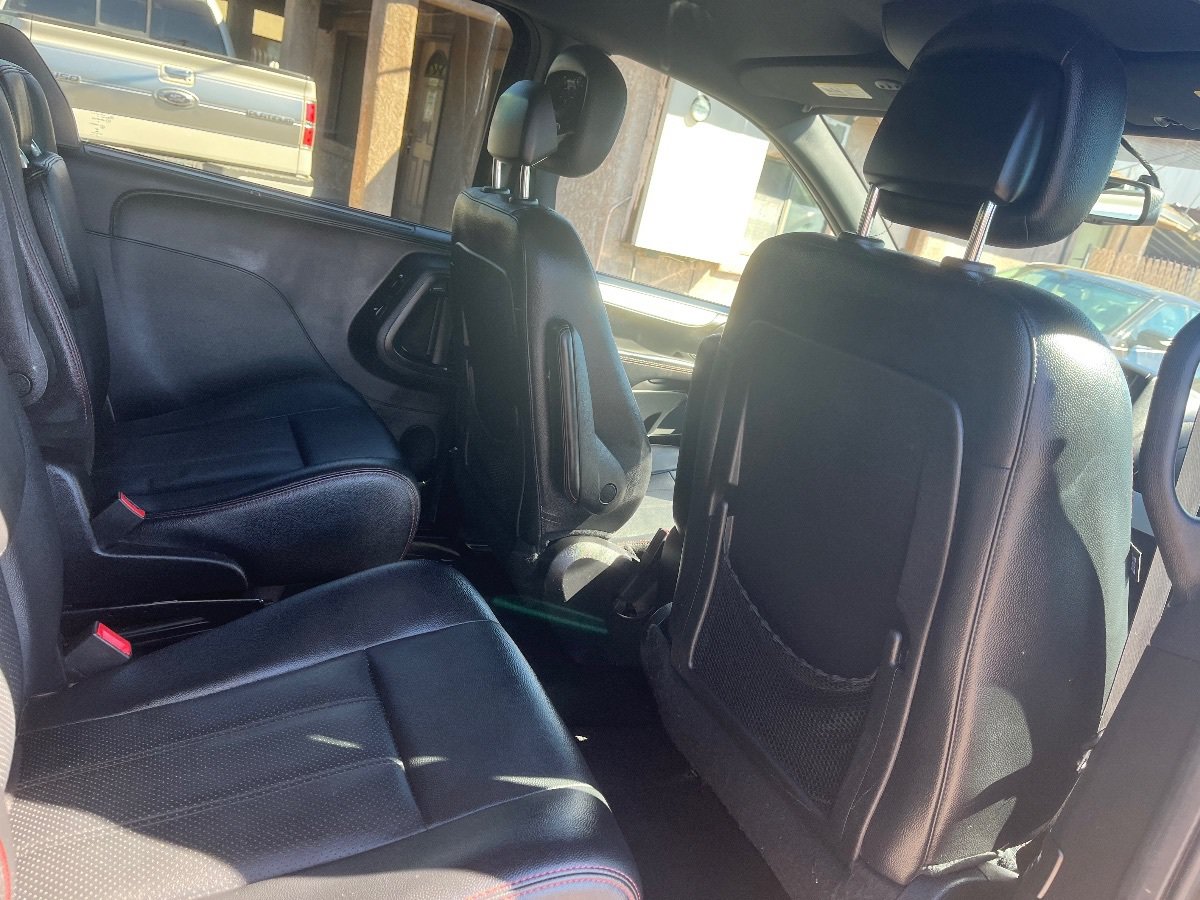 Used 2016 Dodge Grand Caravan R/T w/ Driver Convenience Group FWD image 32