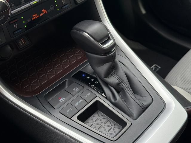 Used 2025 Toyota RAV4 Limited FWD image 23