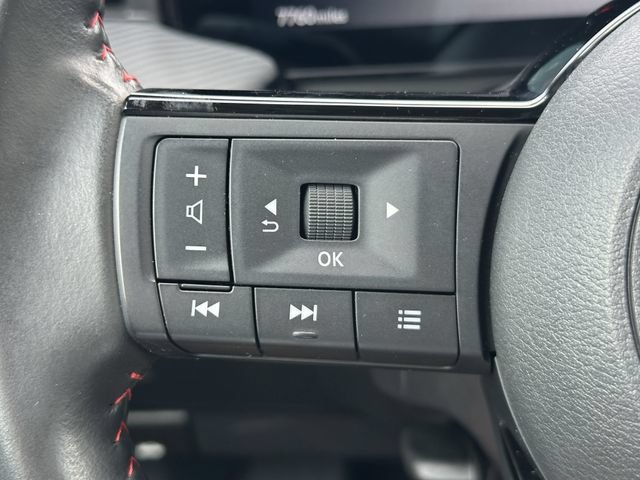 Certified 2025 Nissan Kicks SR FWD image 27