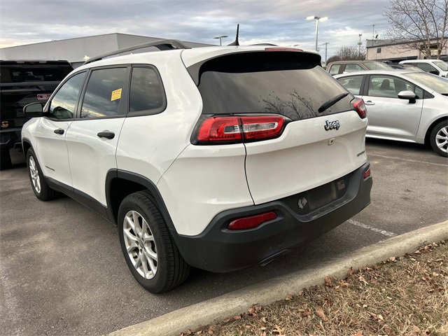 Used 2017 Jeep Cherokee Sport image 5