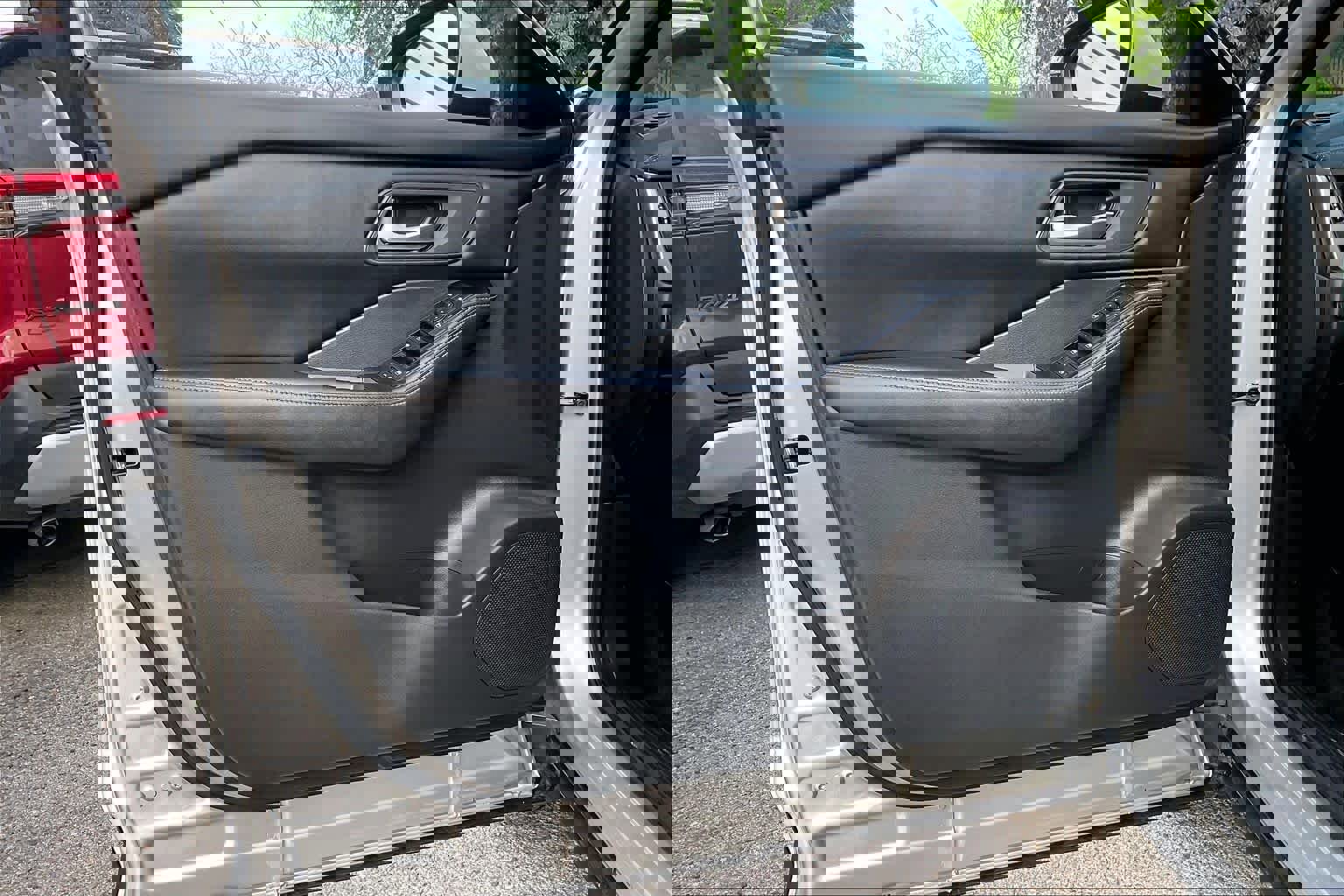 Used 2025 Nissan Rogue SV image 21