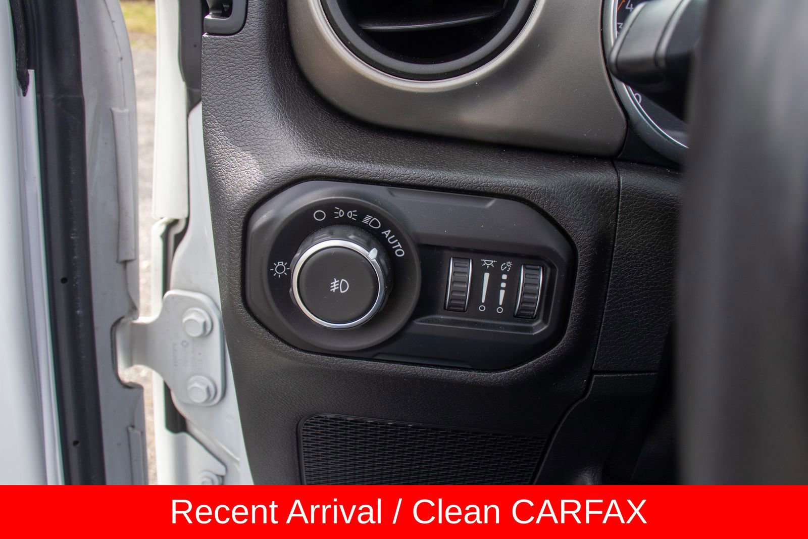 Used 2019 Jeep Wrangler Sport AWD/4WD image 20