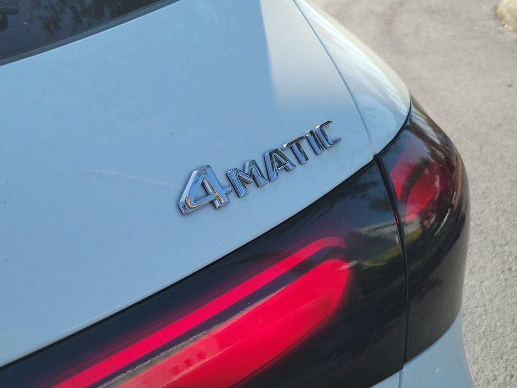 Used 2025 Mercedes-Benz GLC 300 4MATIC image 9