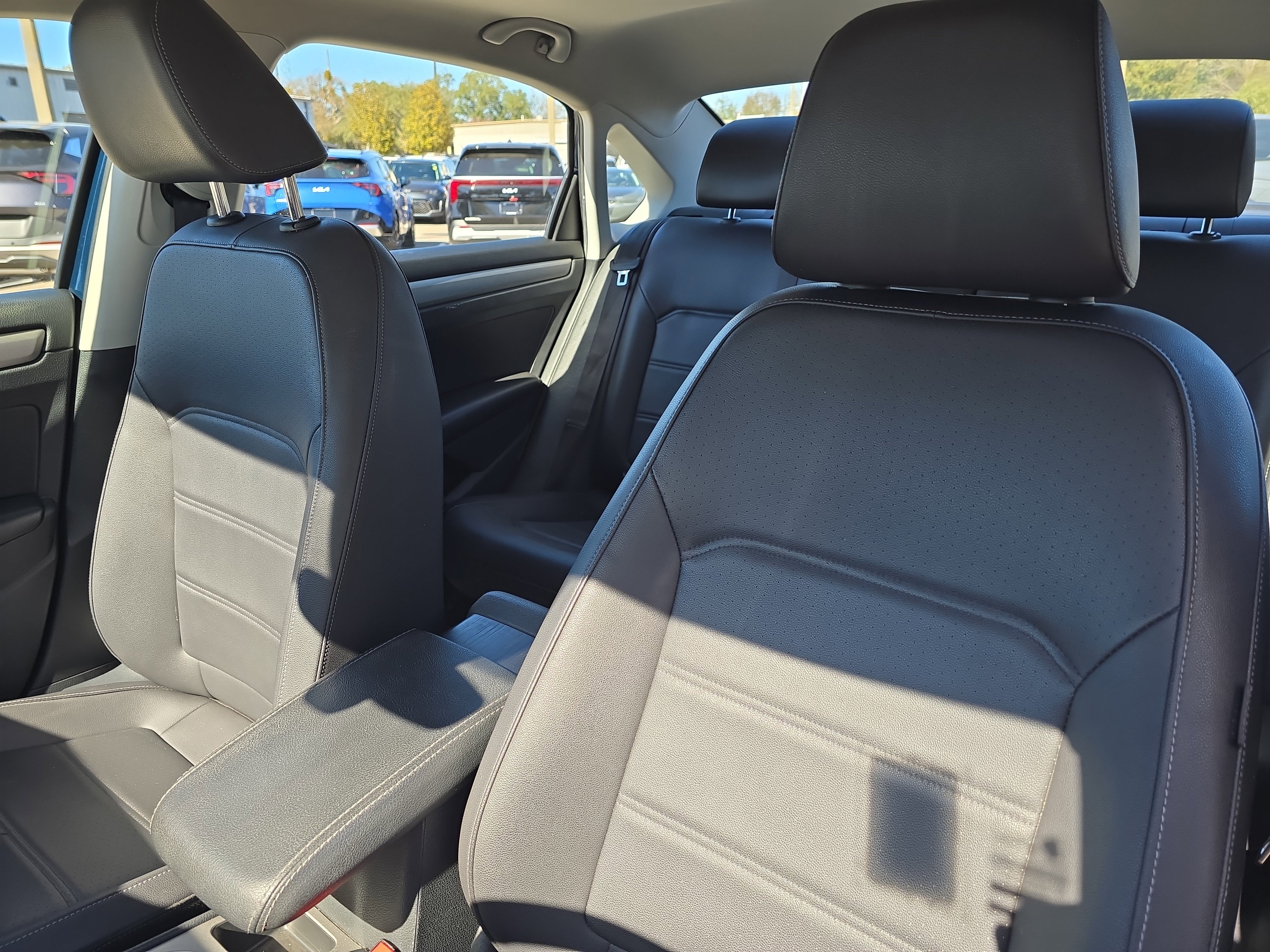 Used 2022 Volkswagen Passat 2.0T SE image 21