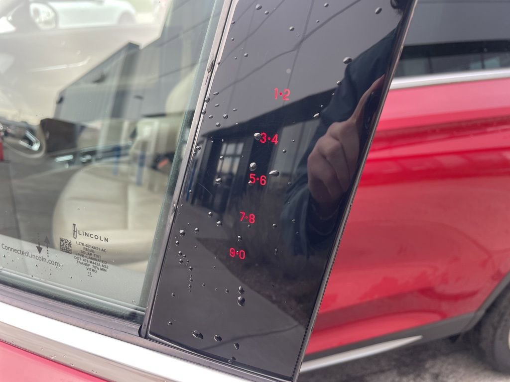 Used 2023 Lincoln Corsair Reserve w/ Rear Removable Package Tray image 20