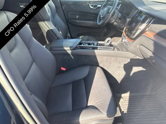 Used 2023 Volvo XC60 B5 Plus AWD/4WD image 3