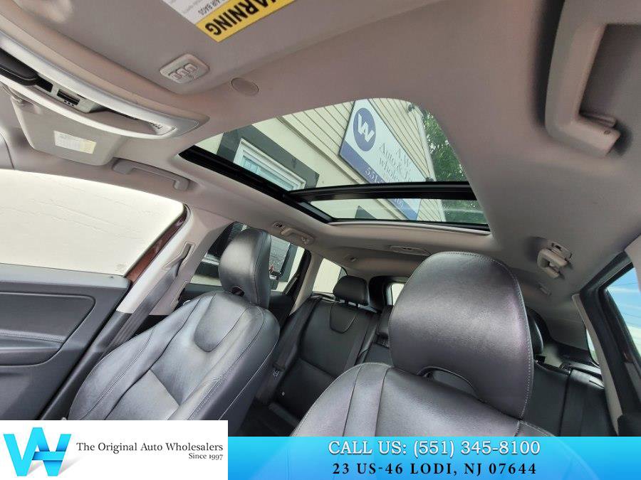 Used 2015 Volvo XC60 T6 w/ Proximity Package AWD/4WD image 14