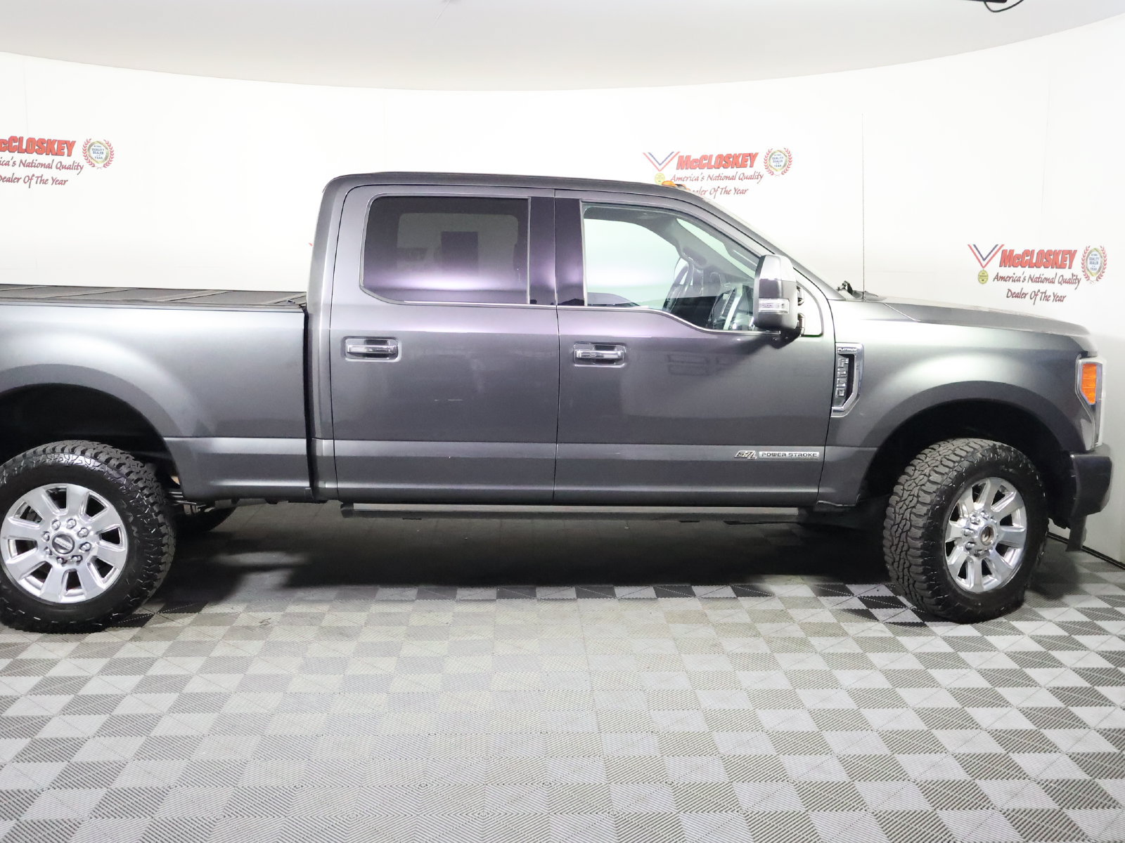 Used 2017 Ford F250 4x4 Crew Cab Super Duty image 3