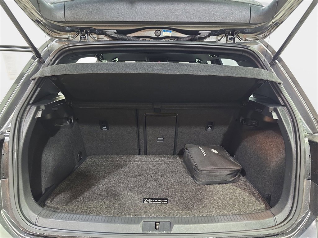 Used 2019 Volkswagen Golf R 4-Door image 14