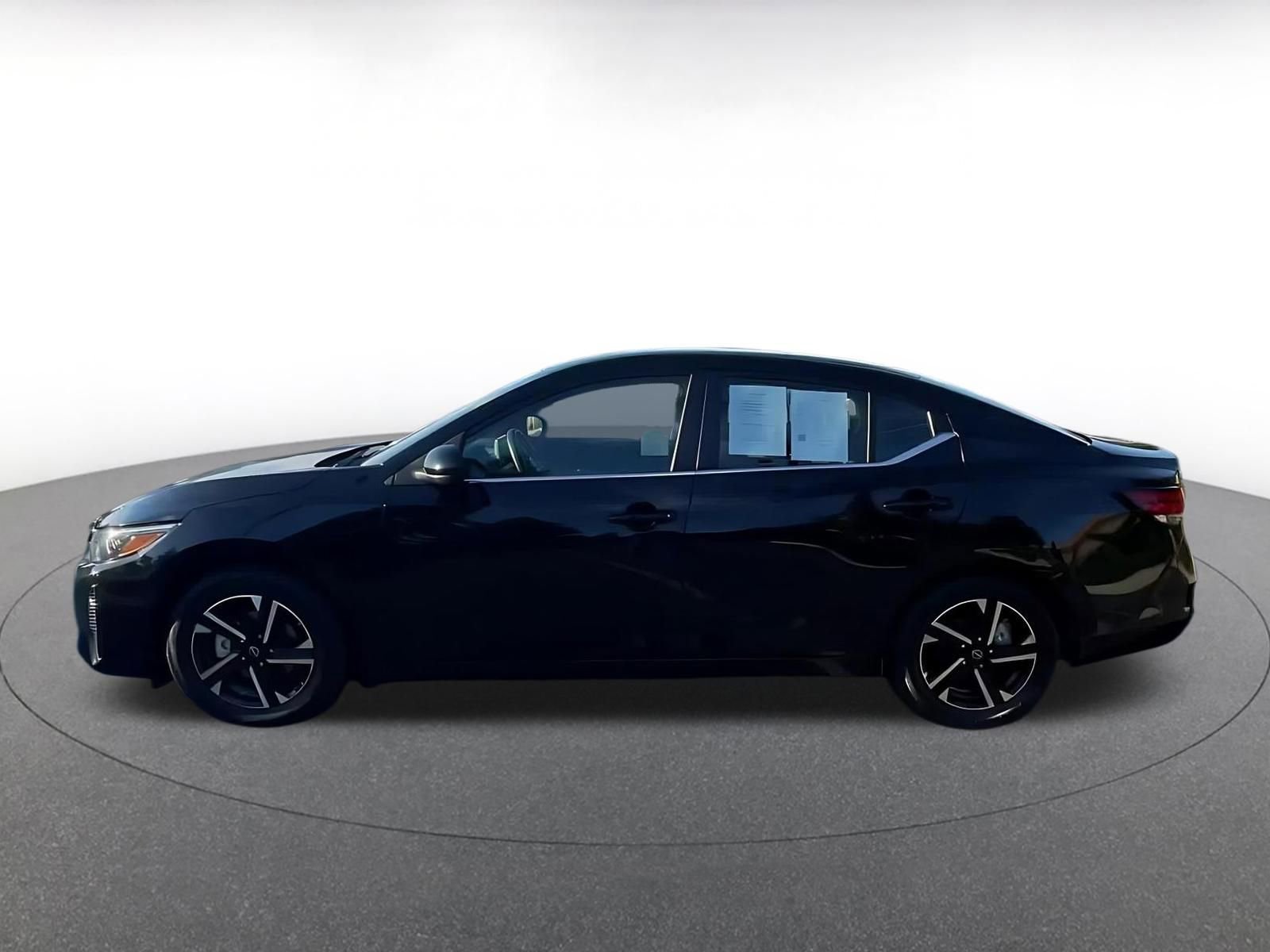 Used 2025 Nissan Sentra SV FWD image 9
