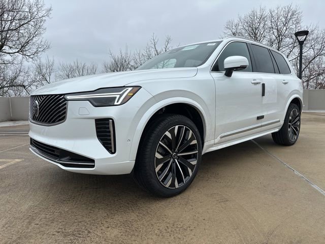 New 2026 Volvo XC90 B5 Plus w/ Protection Package image 3