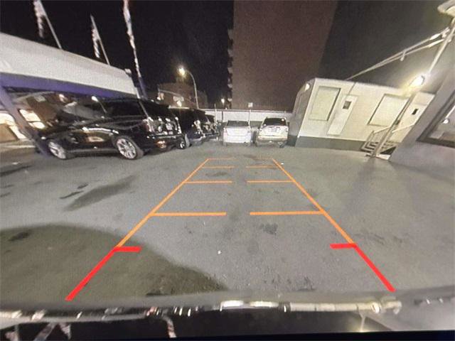 Used 2025 Chevrolet Suburban Premier image 28